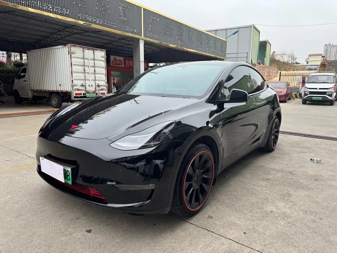TESLA MODEL Y