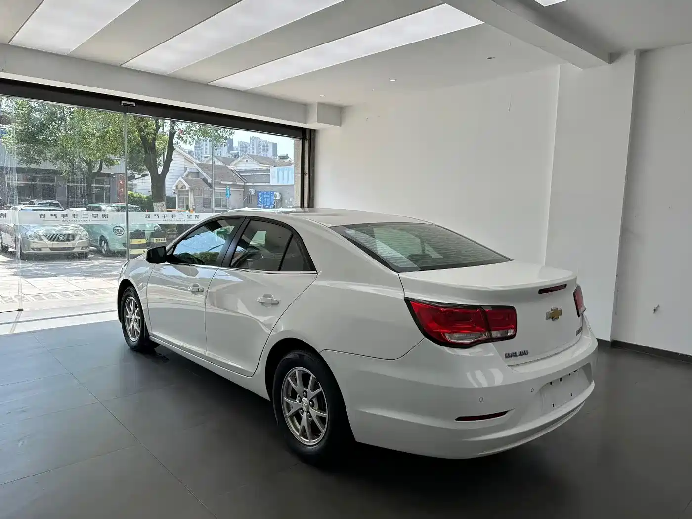 Chevrolet Malibu 2016 2.0L Automatic Comfort фото 4