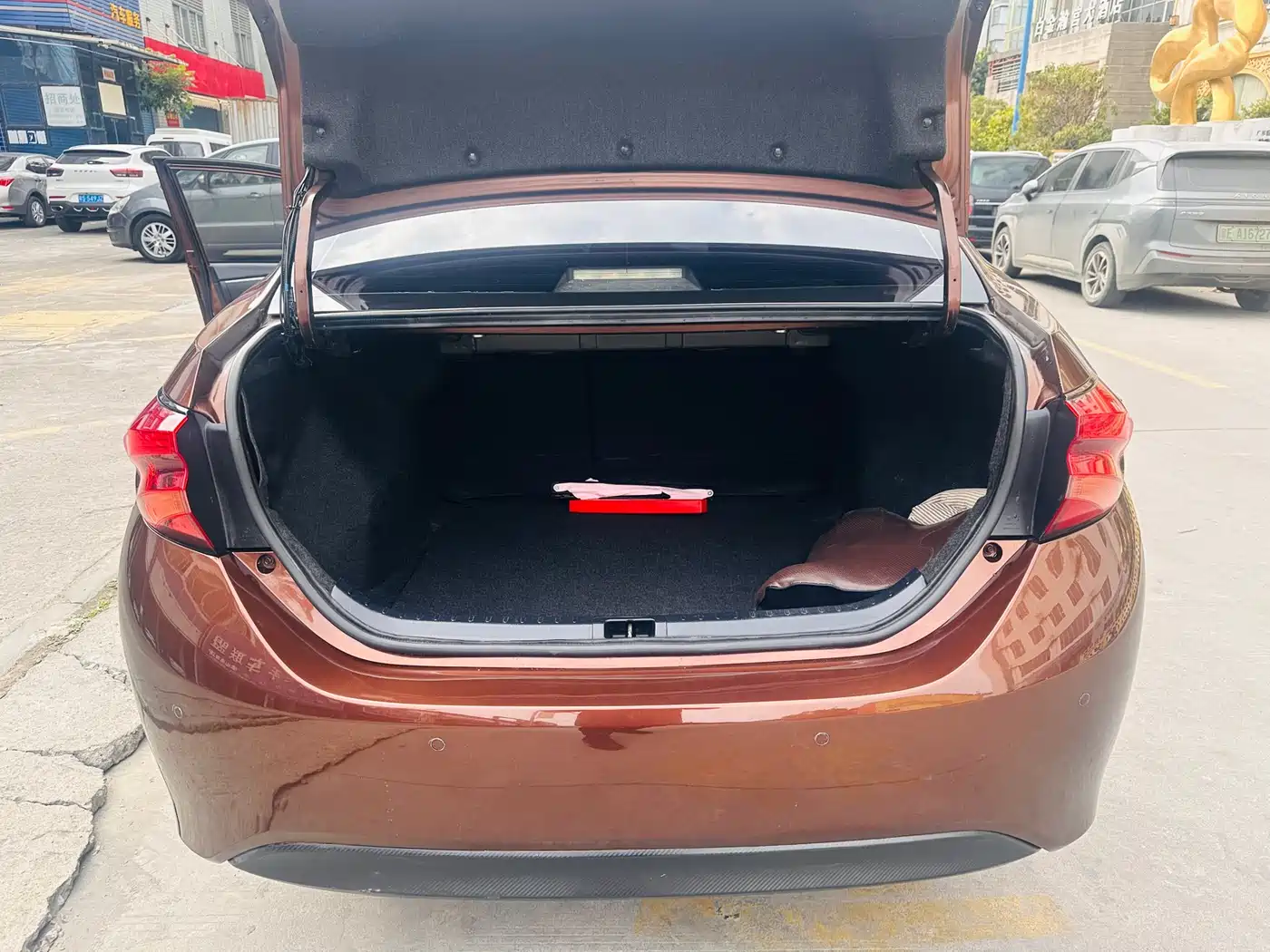 Toyota Levin 2017 Facelift 185T CVT Elite (China V) фото 14