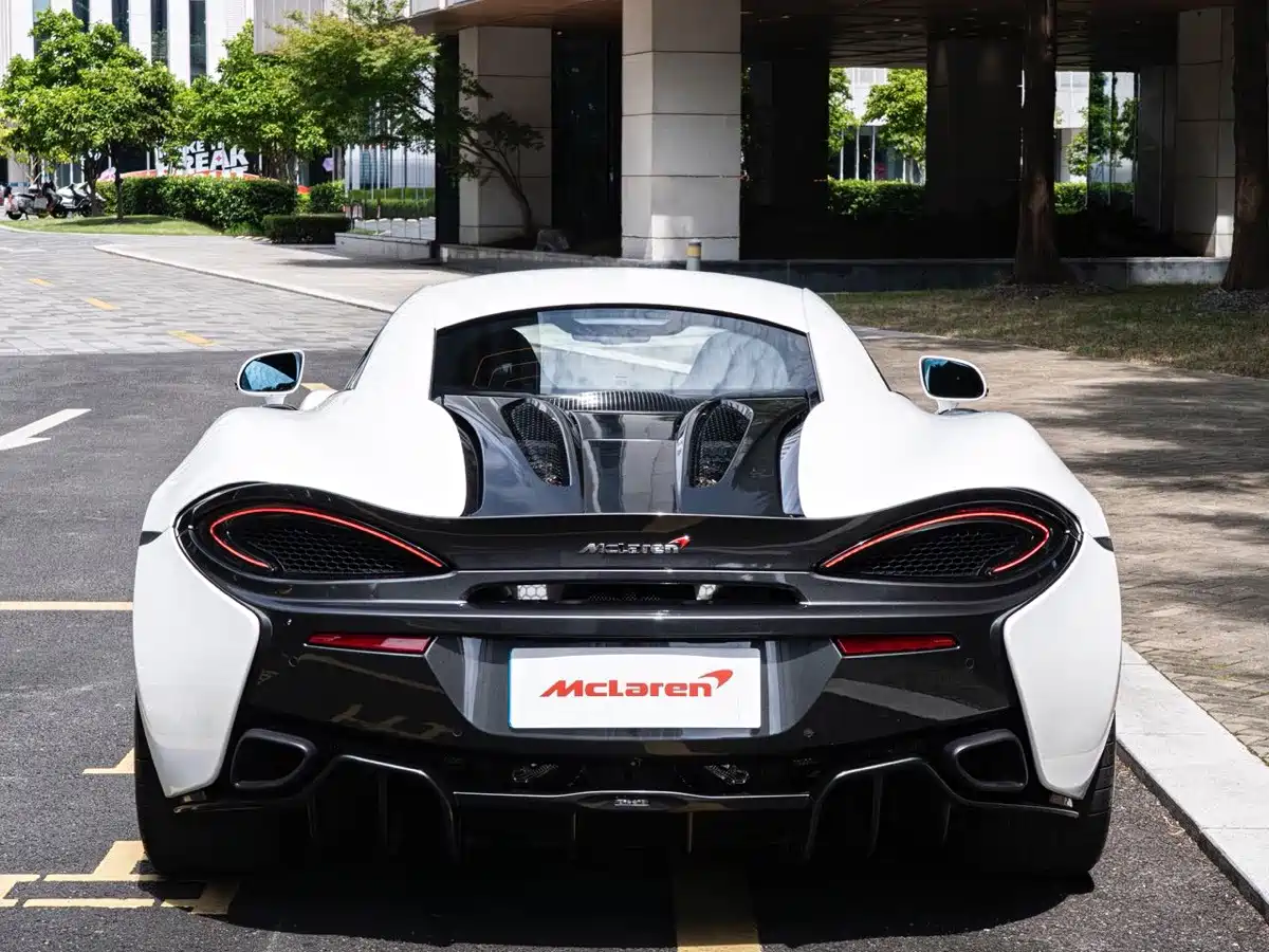Photo 3 - McLaren 570