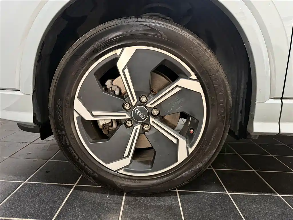 Audi Q2L e-tron 2022 2022 Q2L e-tron Pure Electric Intelligent