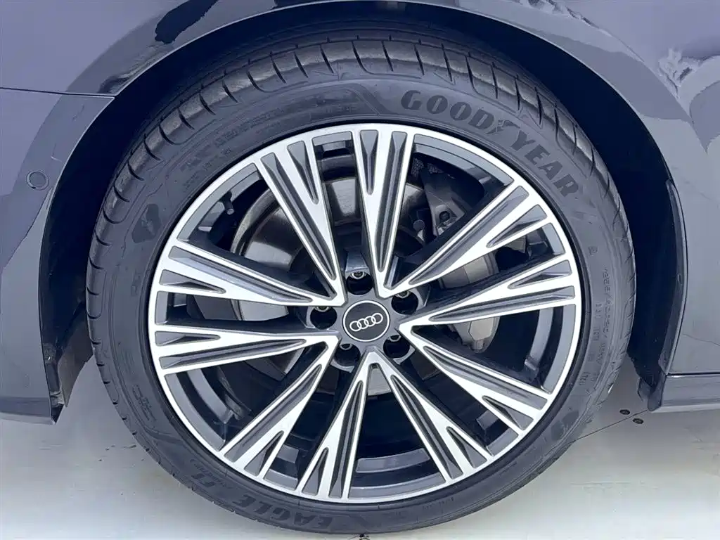Audi A6L 2025 45 TFSI quattro Premium Sport фото 11