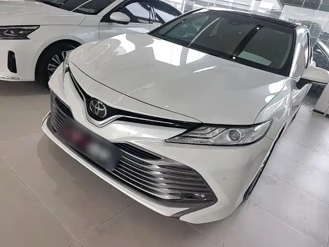 Toyota Camry 2019