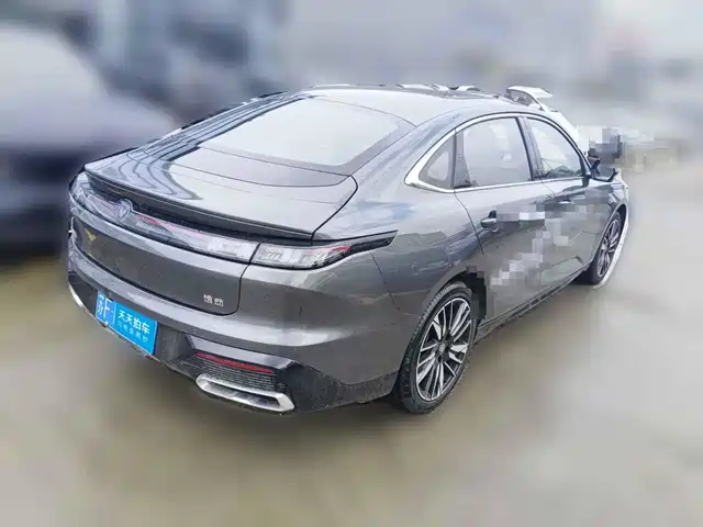 Changan Eado 2025 Model Year Facelift 1.5T 500Bar Premium Edition — фото 5