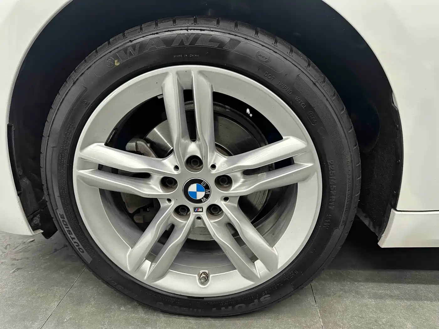 BMW 1 Series 2021 120i M Sport Shadow Edition фото 6