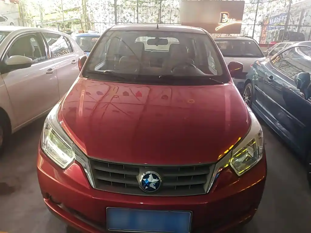 Venucia R50 2014 2013 1.6L Automatic Luxury Edition