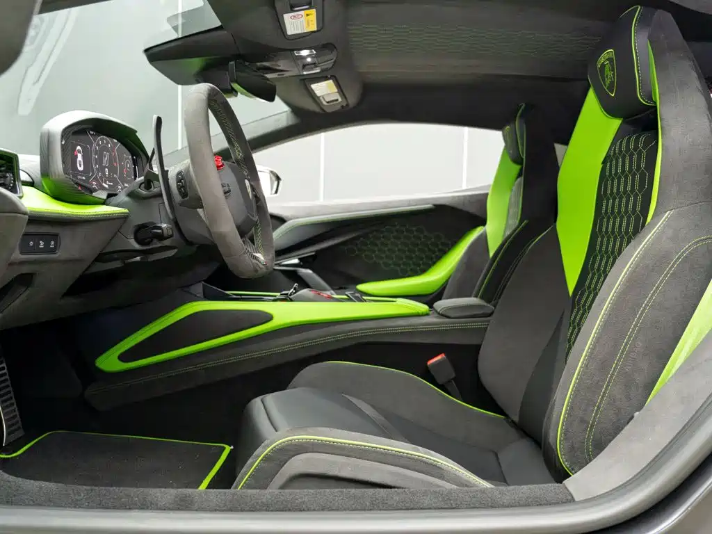 Lamborghini Revuelto 2025 2023 6.5L PHEV Standard