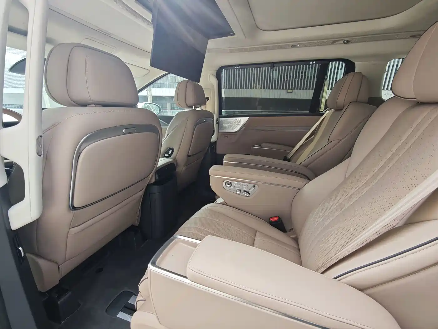 XPeng X9 2025 2025 Extended Range Edition