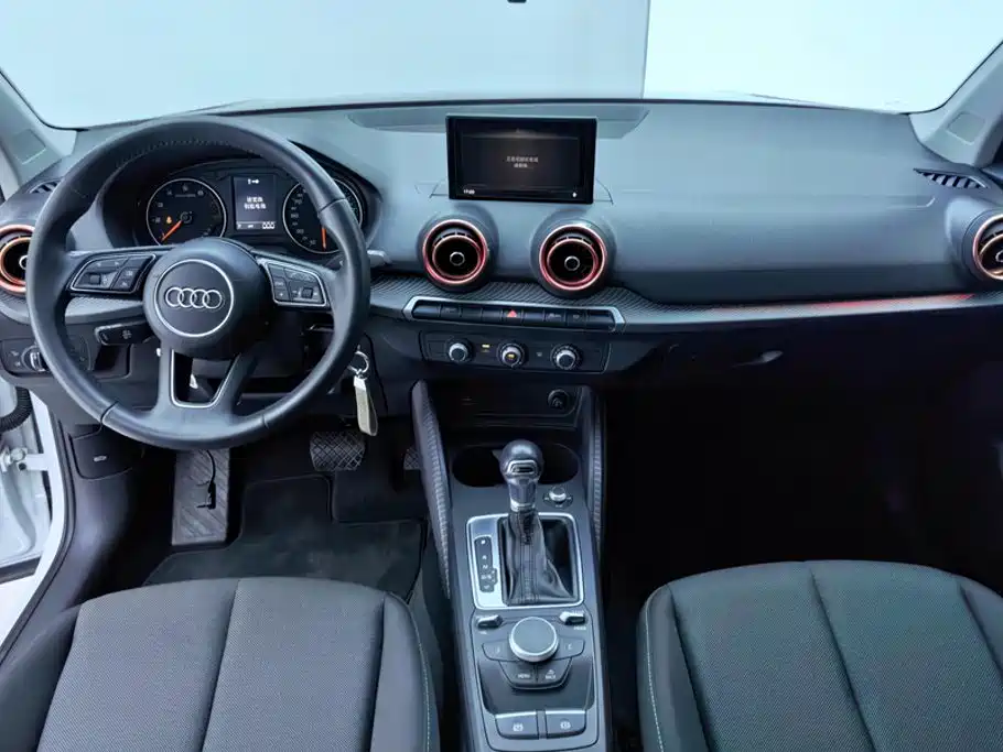 Audi Q2L 2019 2018 35 TFSI Launch Exclusive Edition China VI