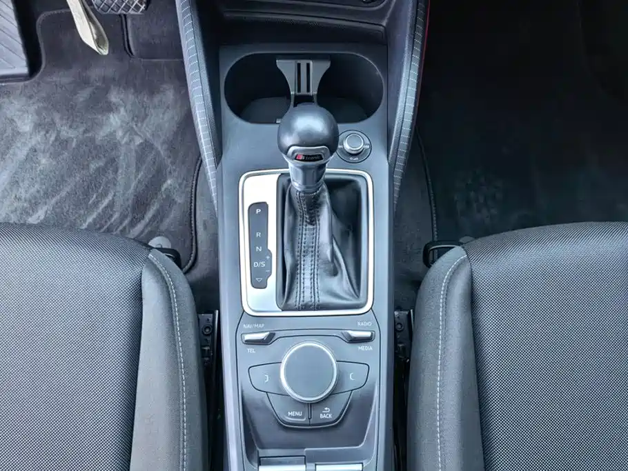 Audi Q2L 2019 2018 35 TFSI Launch Exclusive Edition China VI
