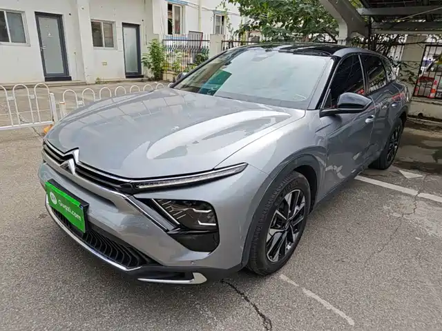 Citroën Versailles C5 X 2025