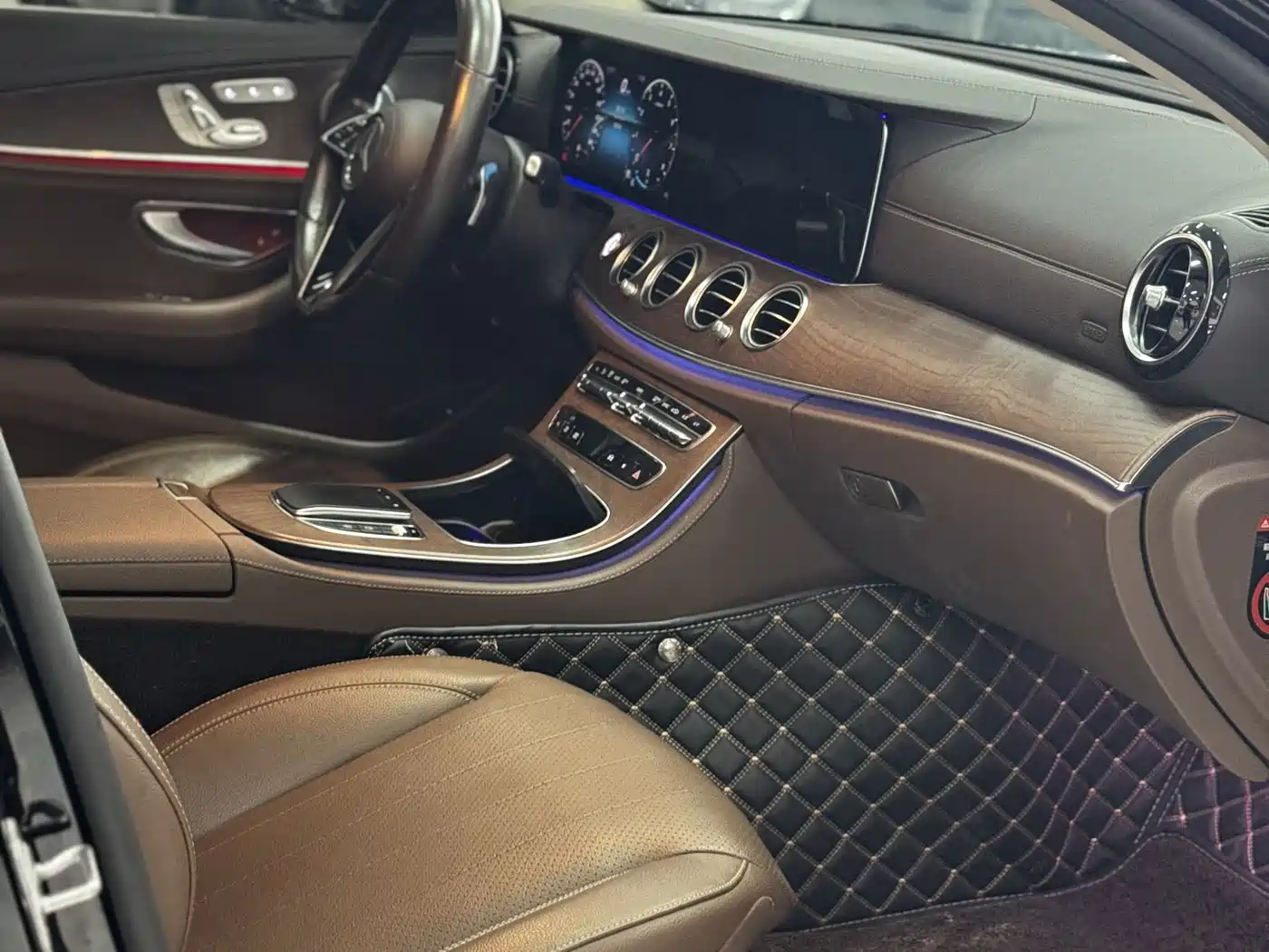 Mercedes-Benz E-Class 2021 E 300 L Luxury фото 6