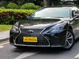 Фото 2 - Lexus LS
