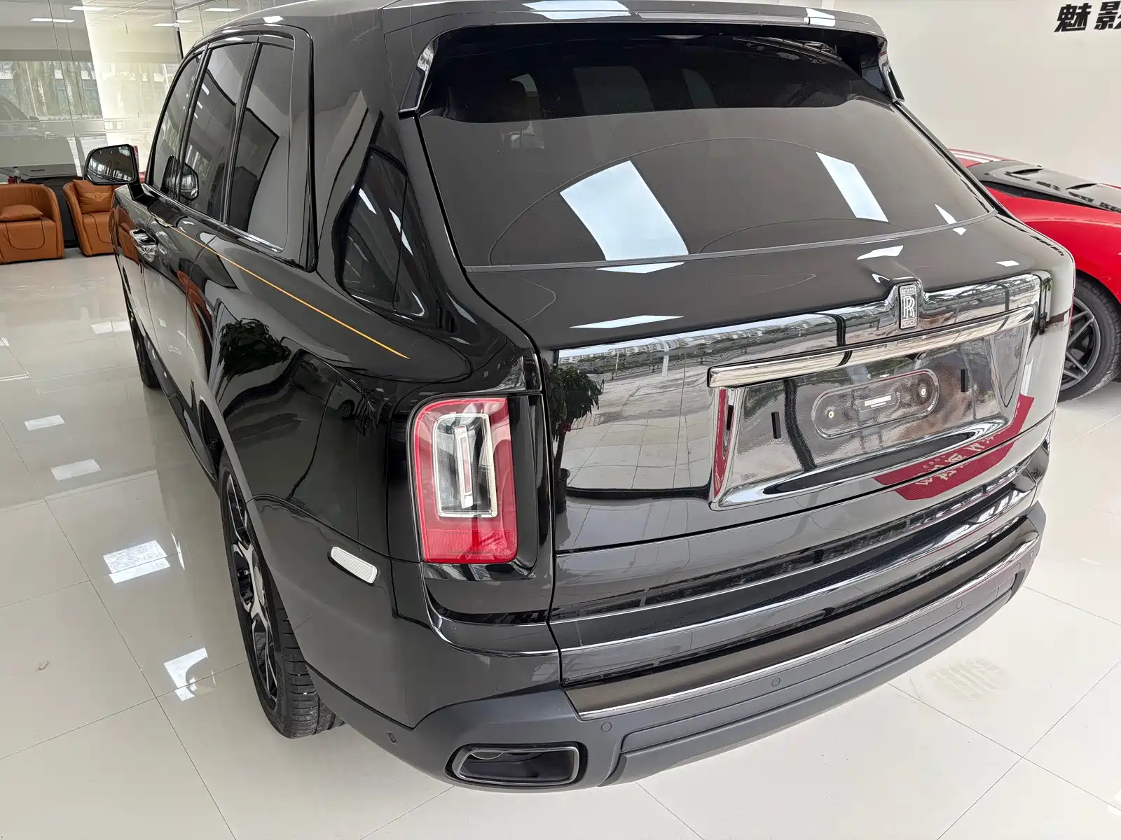Фото 7 - Rolls-Royce Cullinan