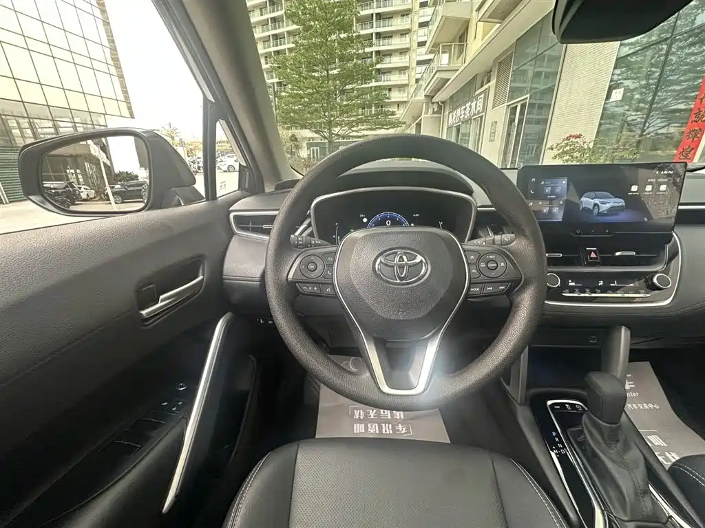 Toyota Frontlander 2023 2.0L CVT Luxury Edition фото 17