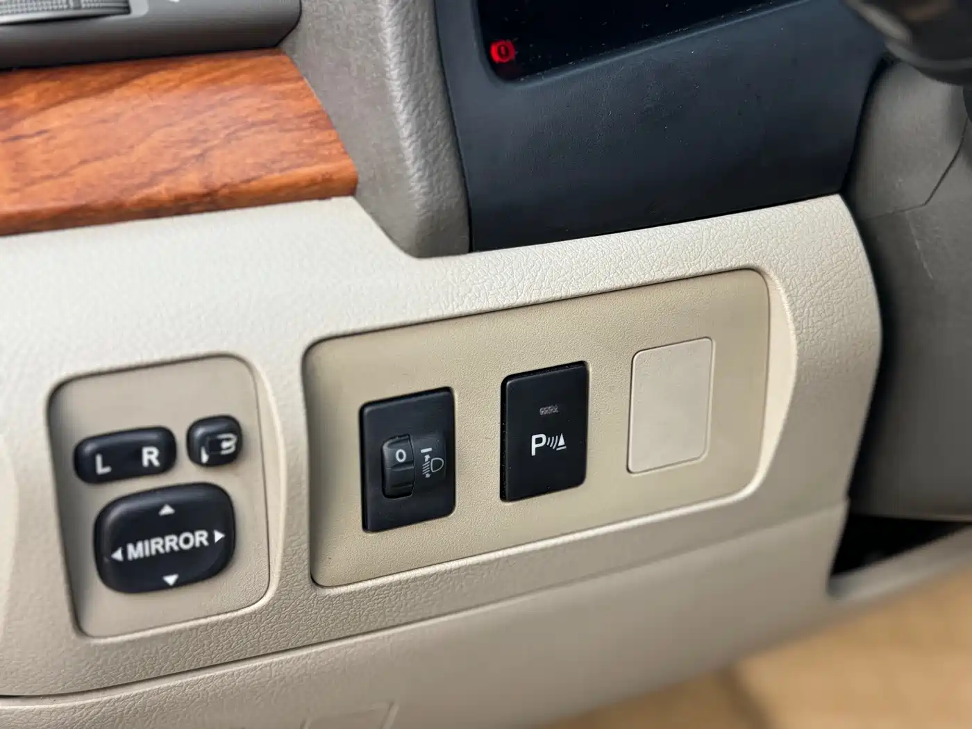 Toyota Camry 2011 240G Classic Anniversary Edition фото 15