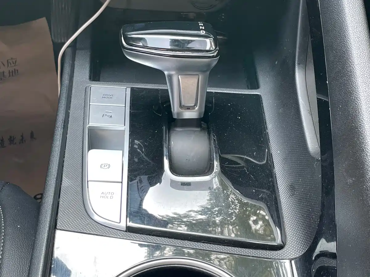 Hyundai Elantra 2021 1.5L CVT GLX Elite Edition фото 12