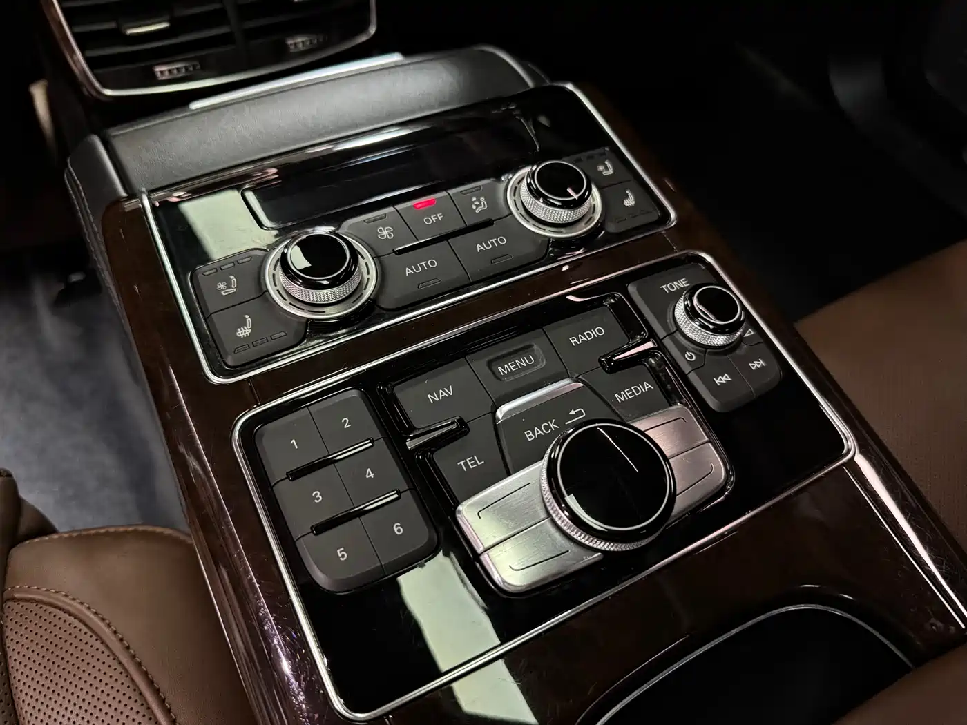 Audi A8 2014 A8L 45 TFSI quattro Luxury фото 38