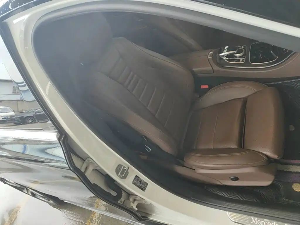 صورة 25 - Mercedes-Benz E-Class