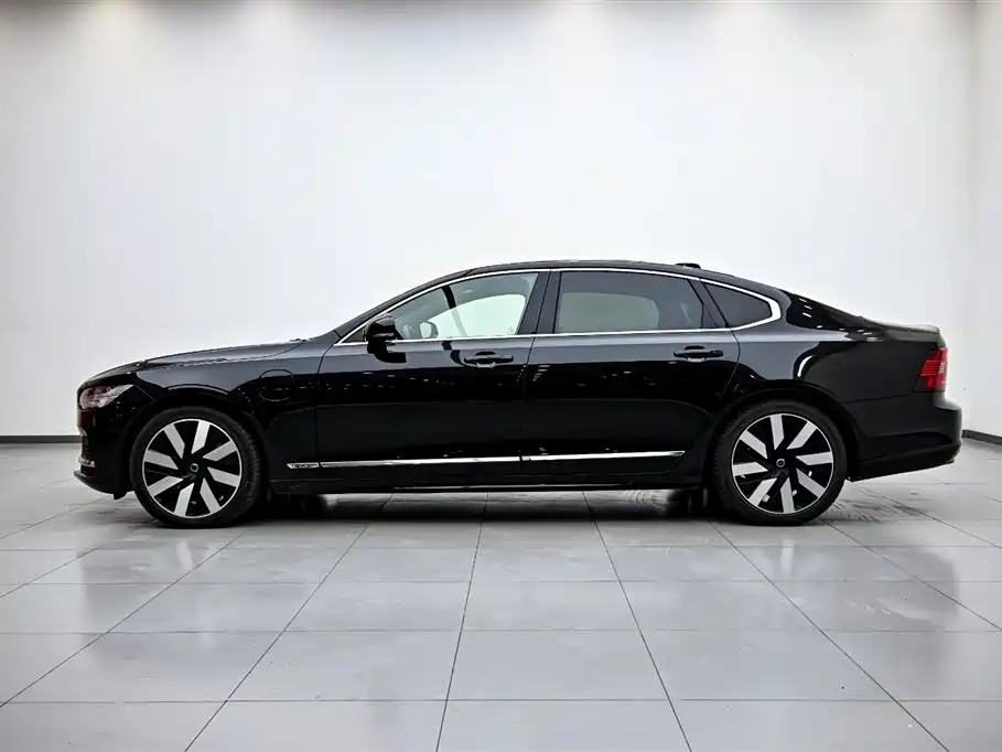 VOLVO S90 PLUG IN HYBRID
