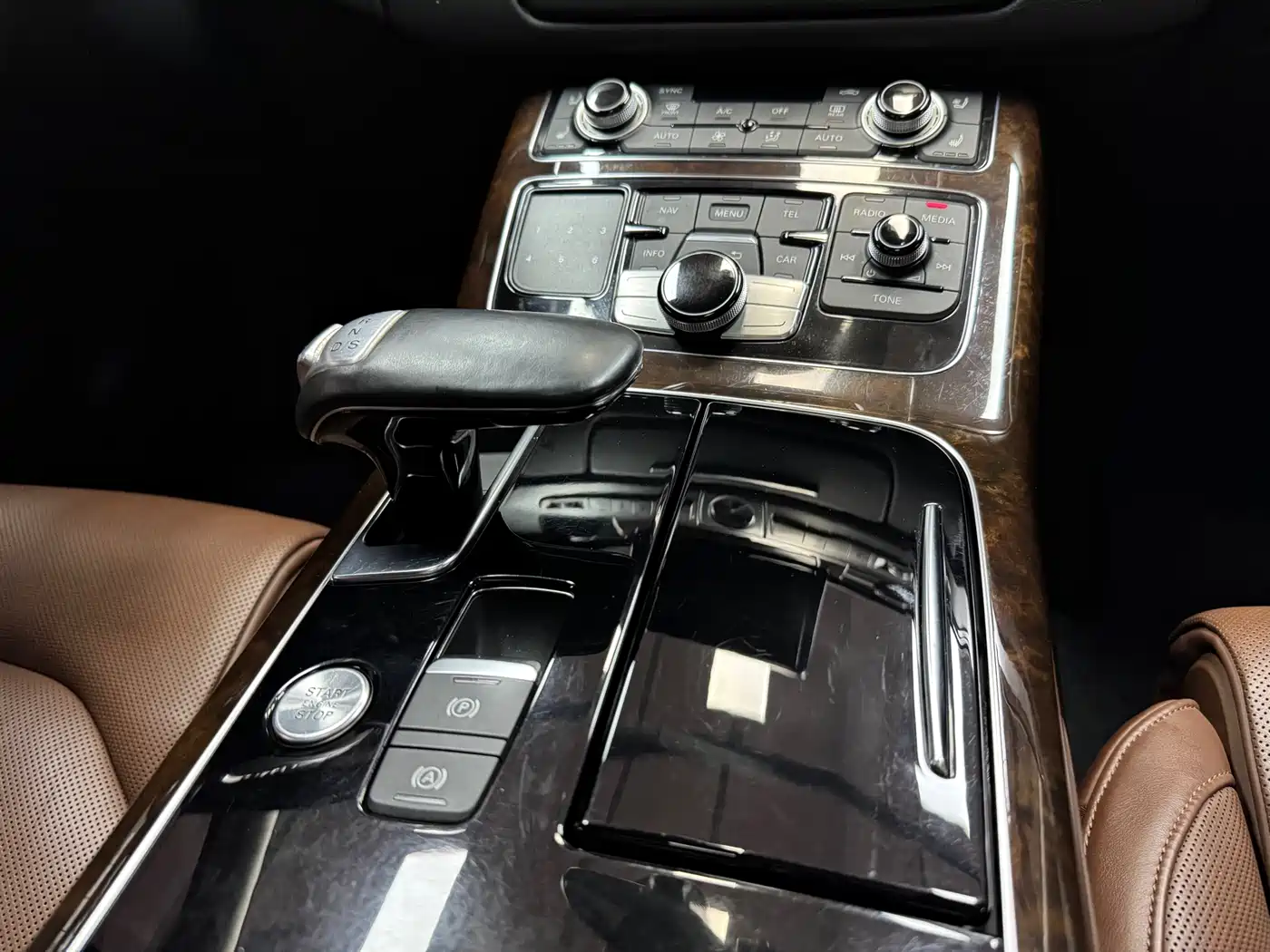 Audi A8 2014 A8L 45 TFSI quattro Luxury фото 23