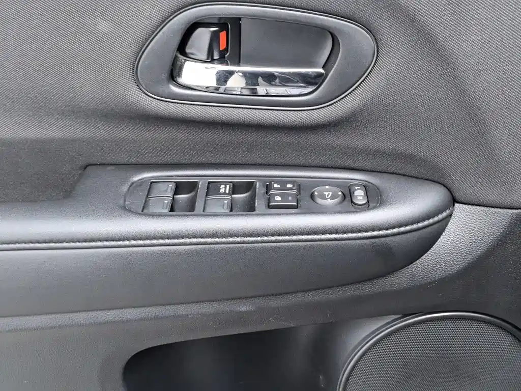 Фото 9 - Honda Vezel