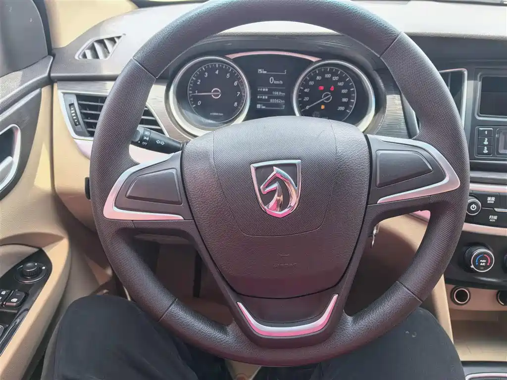 Baojun 730 2019 2016 1.5L Manual Premium 7-Seater (China V)