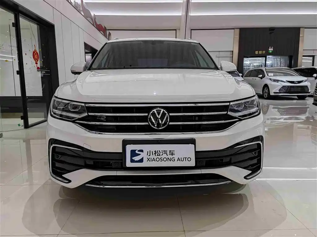 Volkswagen Tiguan L 2022 330TSI Auto 2WD R-Line Premium Edition фото 2