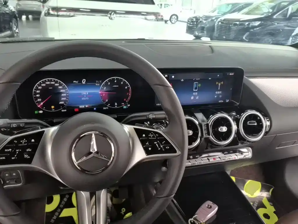 Mercedes-Benz GLA 2025 2024 GLA 200