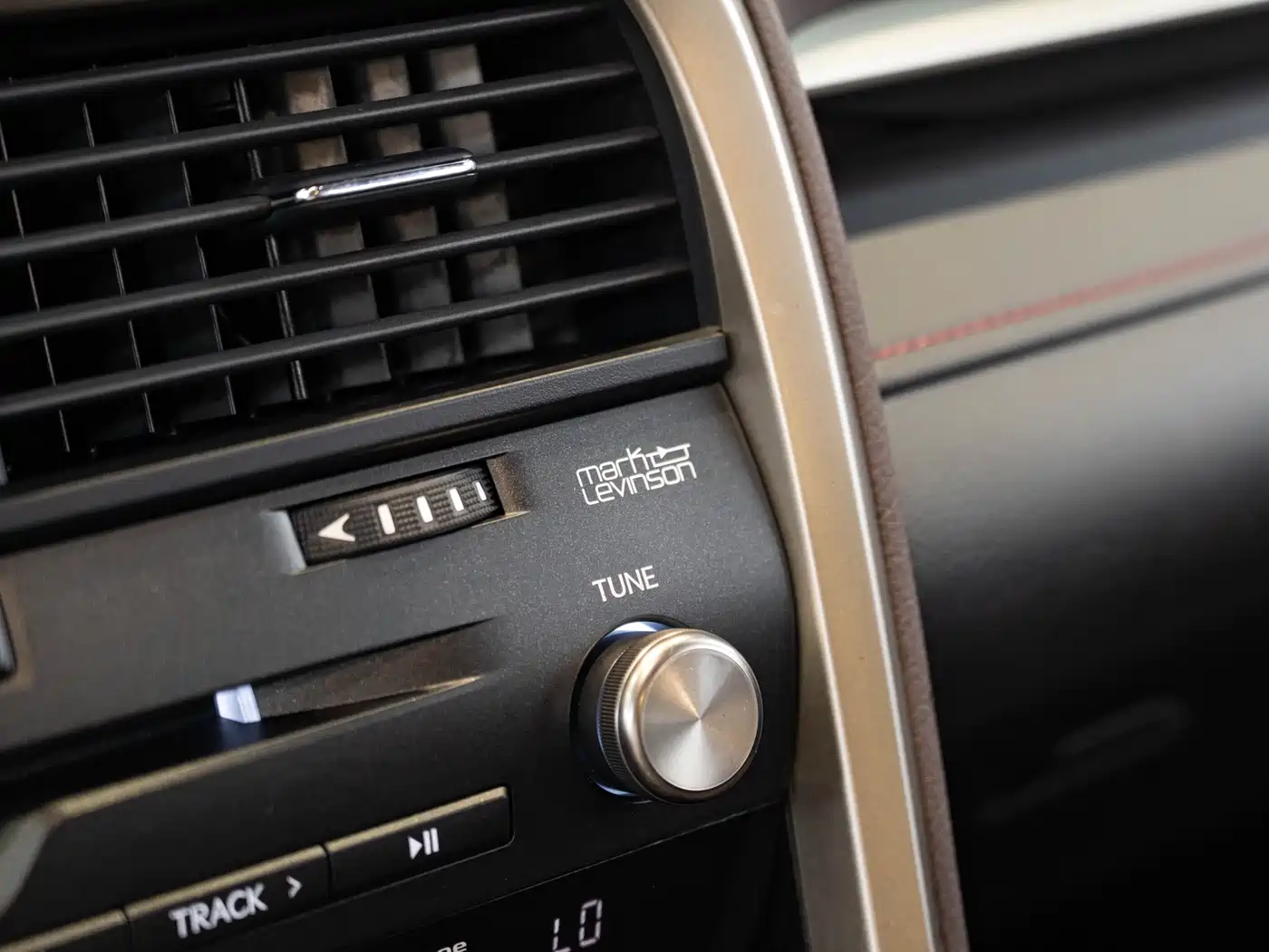 Фото 18 - Lexus RX