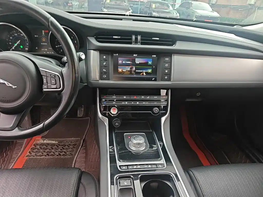 Jaguar XF 2016 2016 XF 2.0T 2WD Elegance Edition