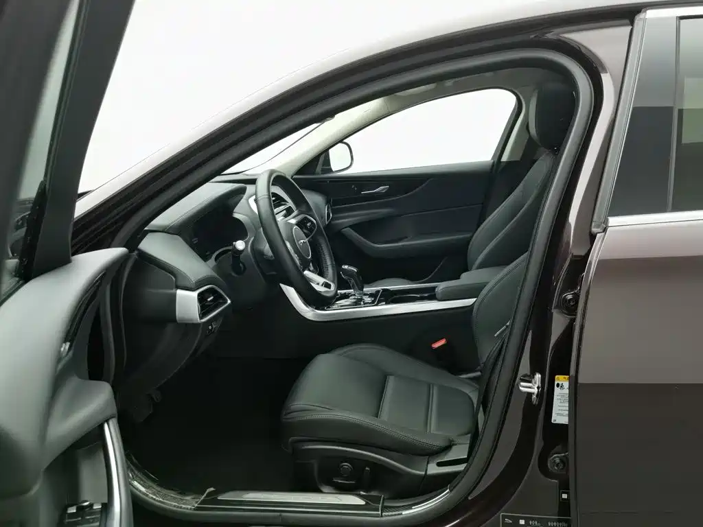 Jaguar XEL, миниатюра 10