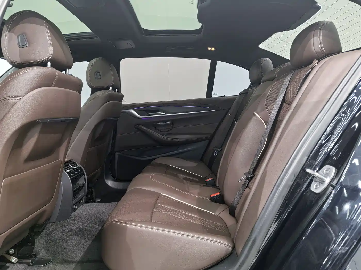 BMW 5 Series 2022 530Li Leading M Sport Package фото 14