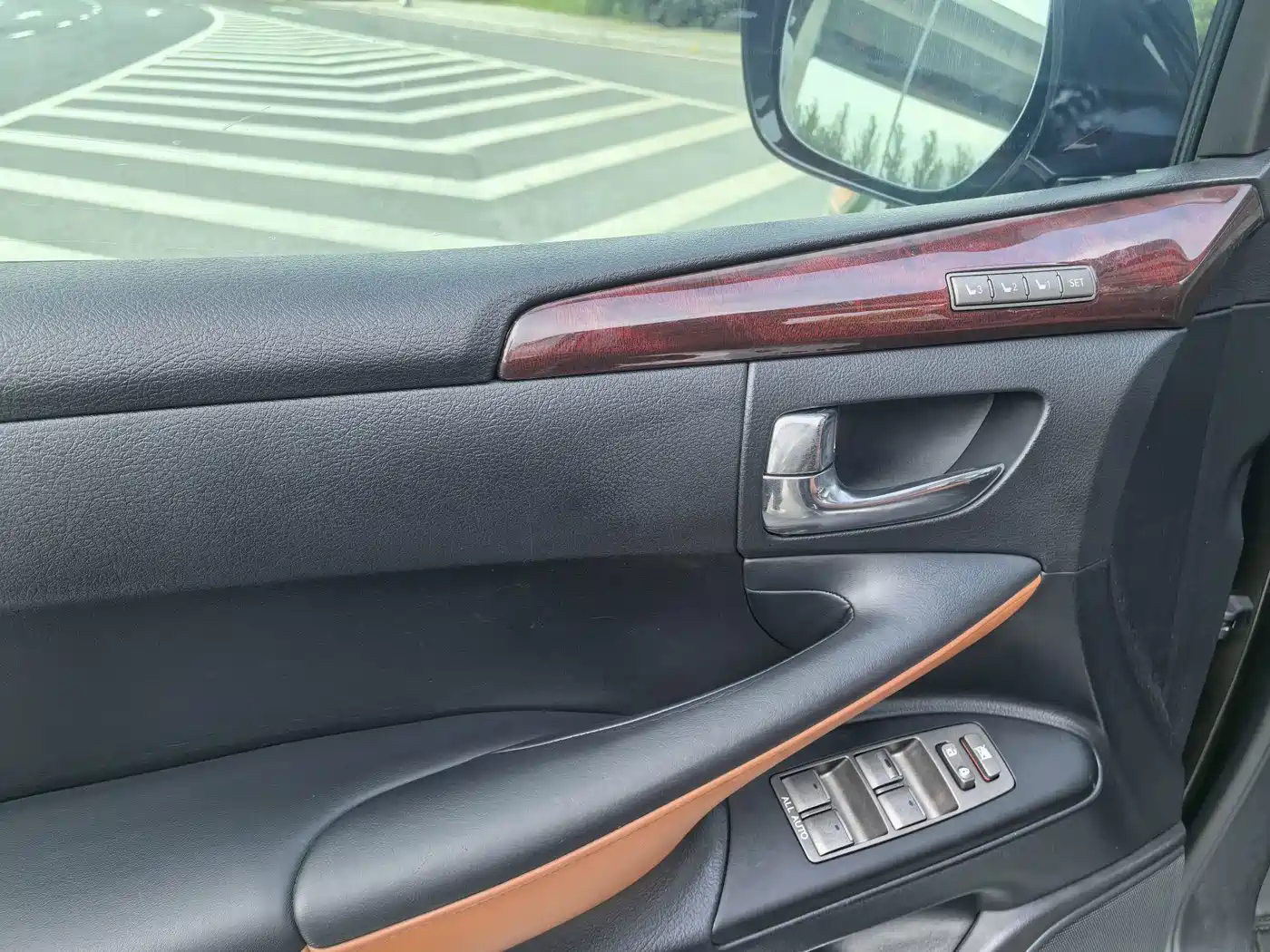 Lexus LX 2011 2012 Model 570