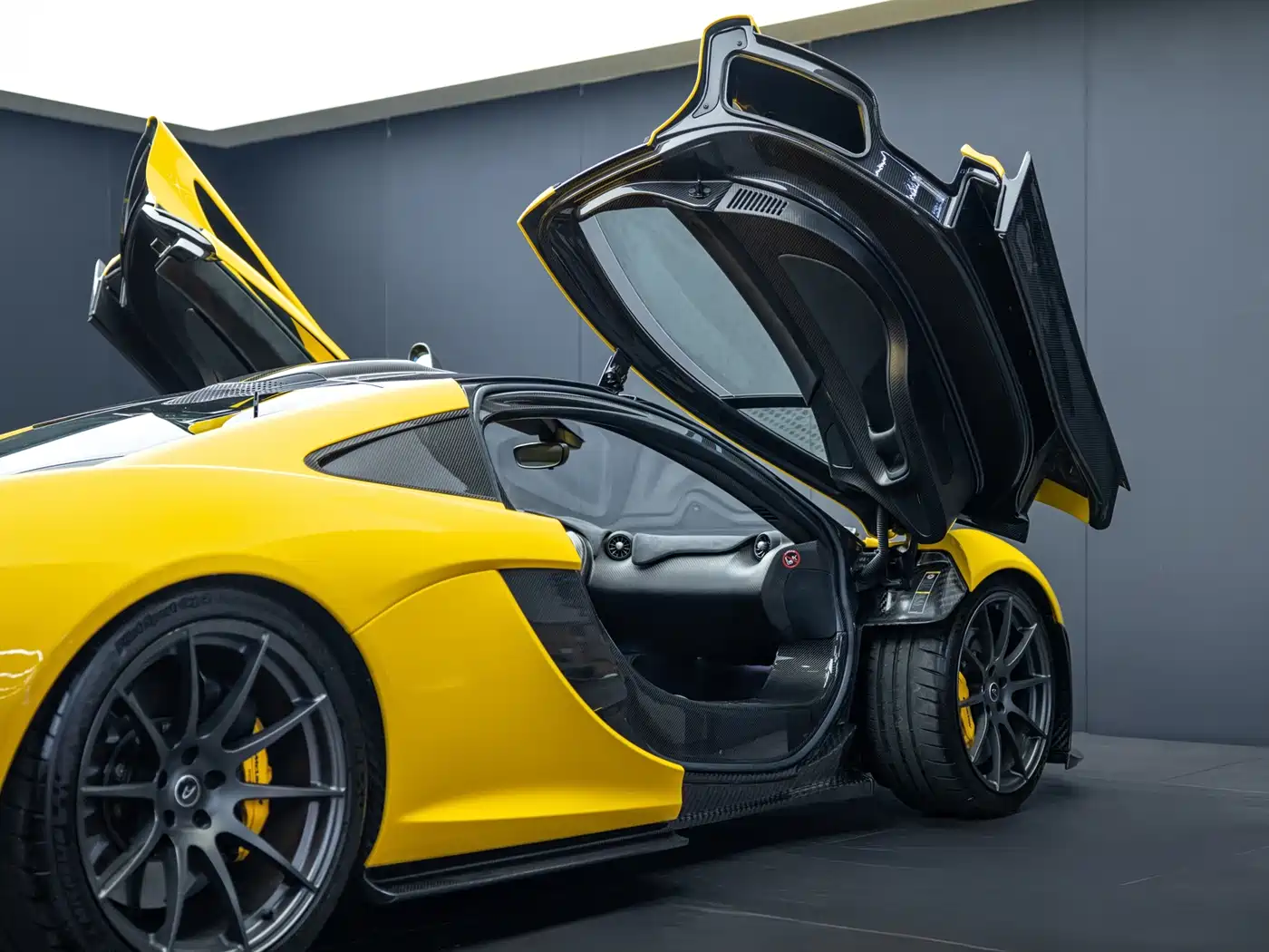 McLaren P1 2015 2014 3.8T Standard
