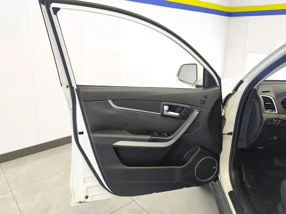 Landwind X5 2016 2016 Plus 1.5T CVT Innovation Edition