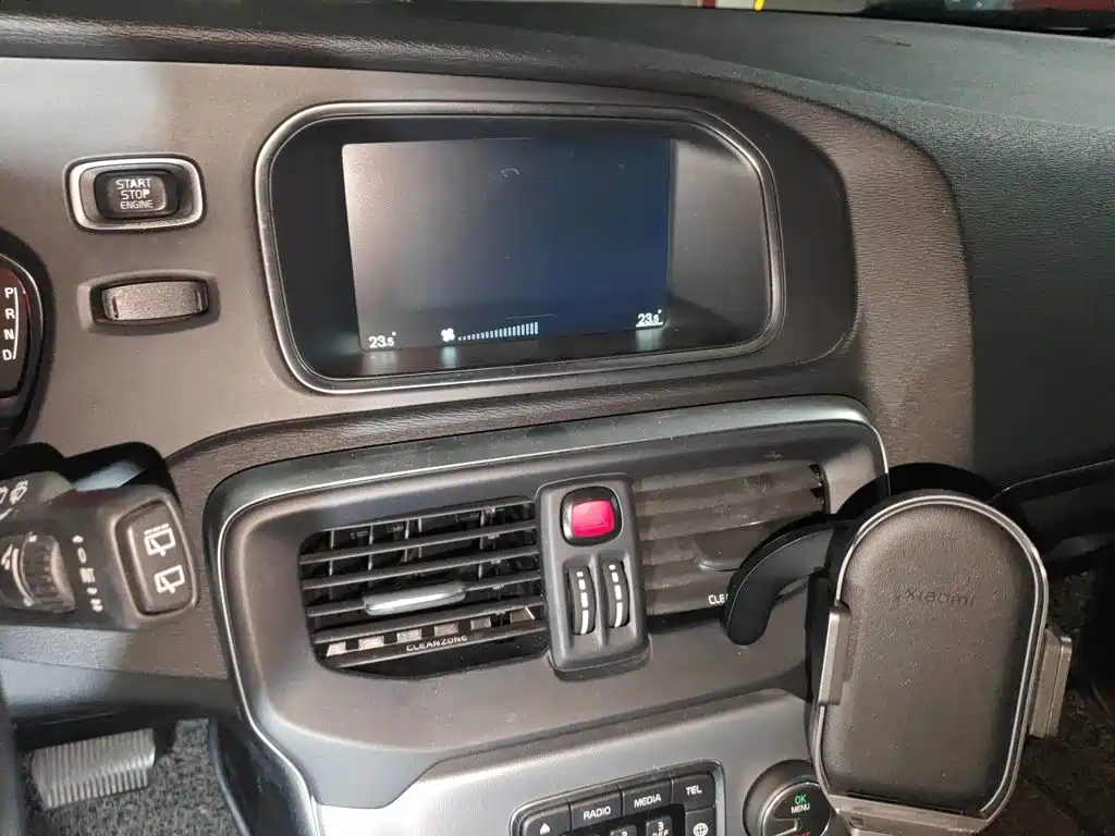 Фото 6 - Volvo V40