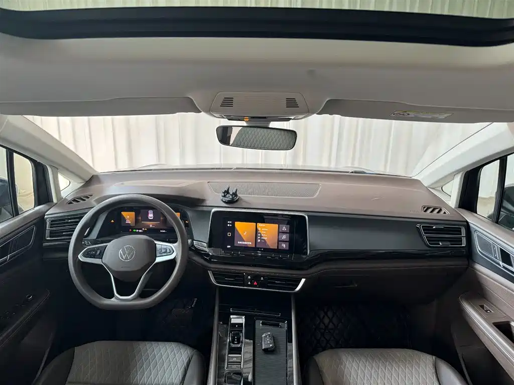 Volkswagen Viloran 2023 Facelift 330TSI Business Edition фото 13