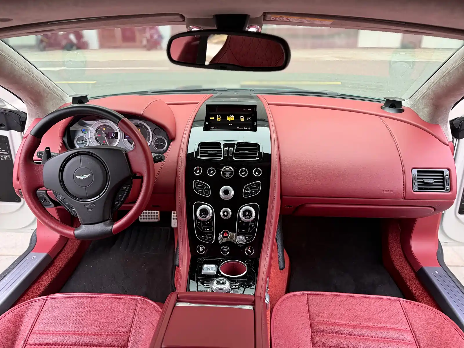 صورة 9 - Aston Martin Rapide