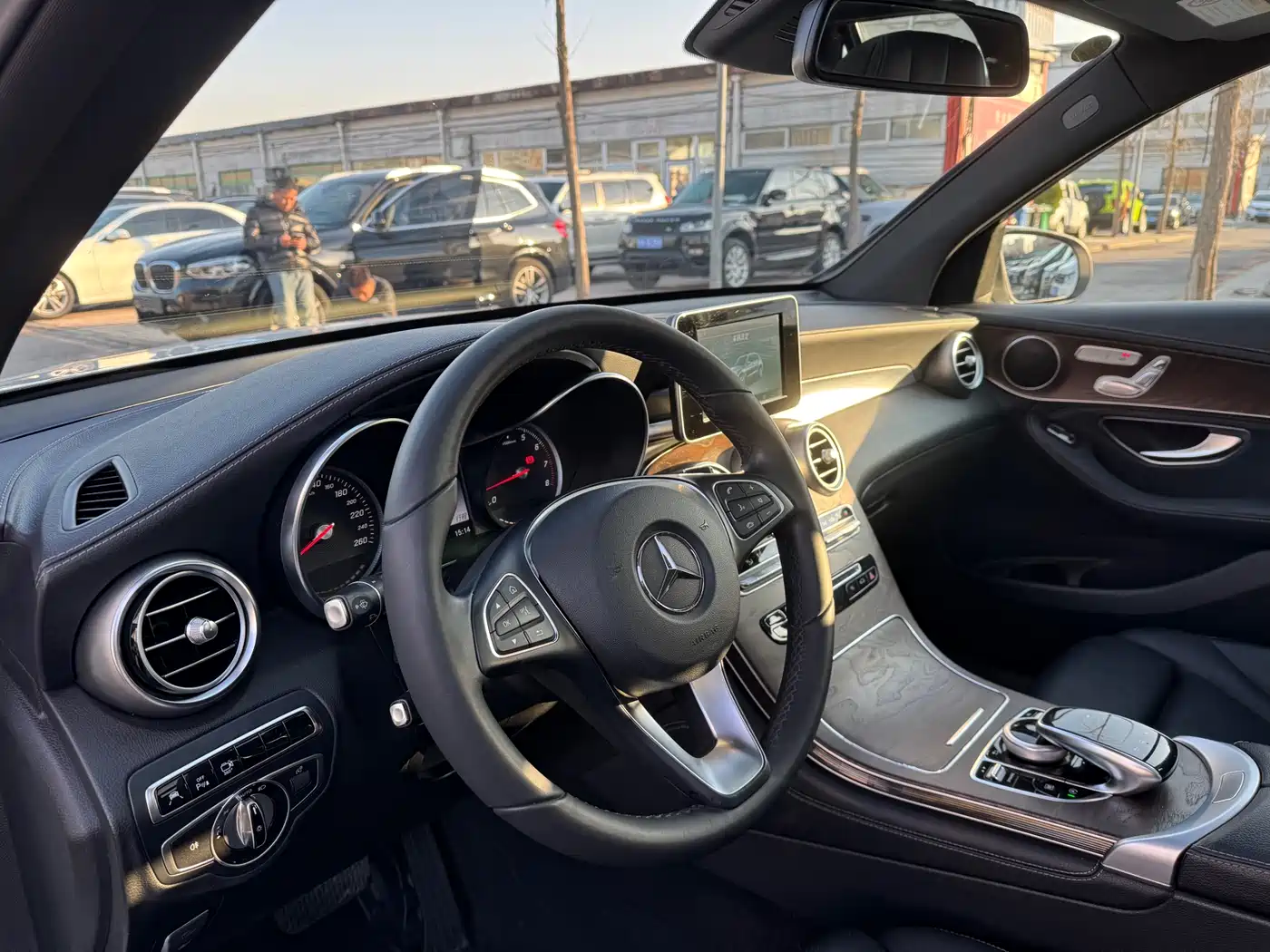 Mercedes-Benz GLC 2016 GLC 300 4MATIC Dynamic фото 8