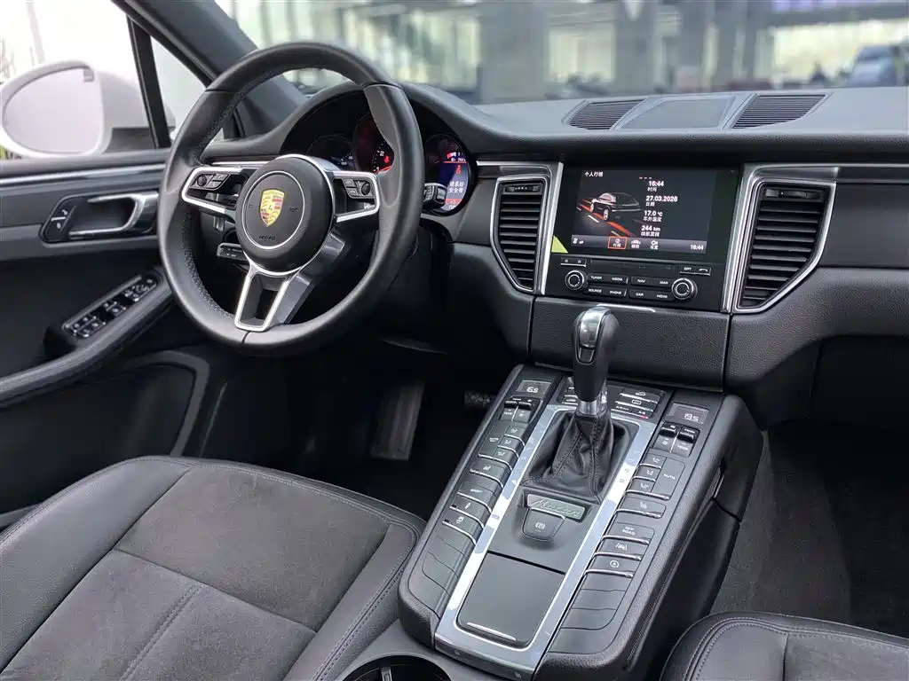 Porsche Macan 2017 Macan 2.0T фото 15