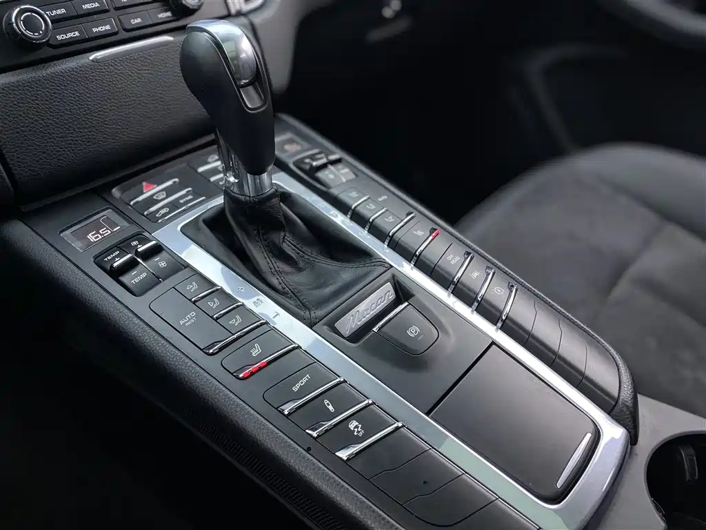 Porsche Macan 2017 Macan 2.0T фото 19