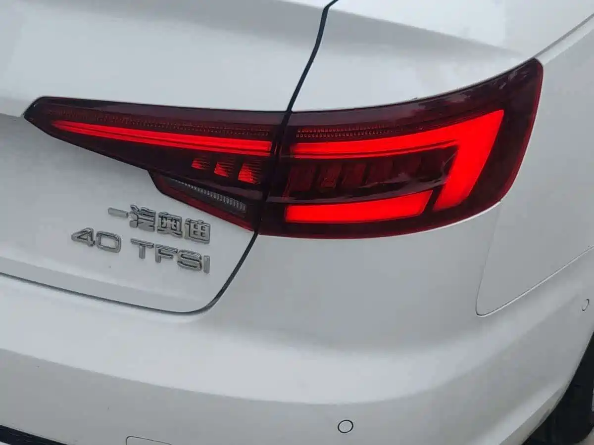 Фото 6 - Audi A4L