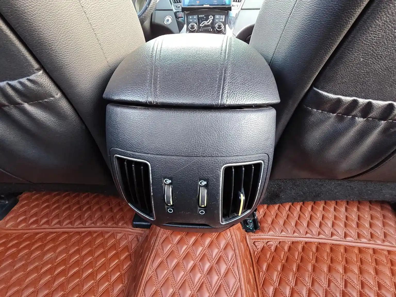 Photo 15 - Hyundai Sonata