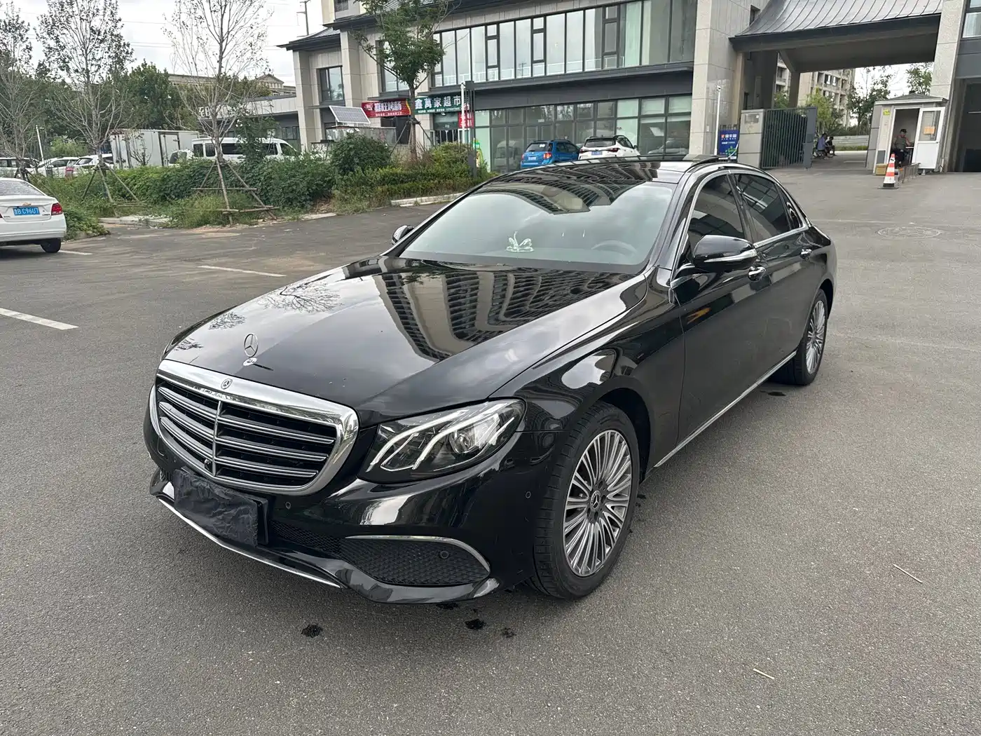 Фото 1 - Mercedes-Benz E-Class