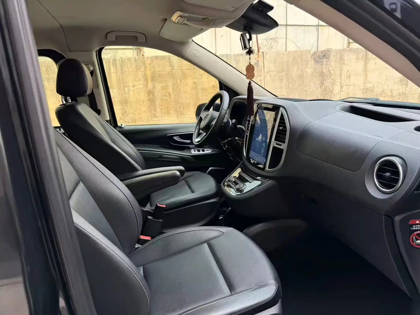 Mercedes-Benz Vito 2016 2.0T Elite Edition фото 12