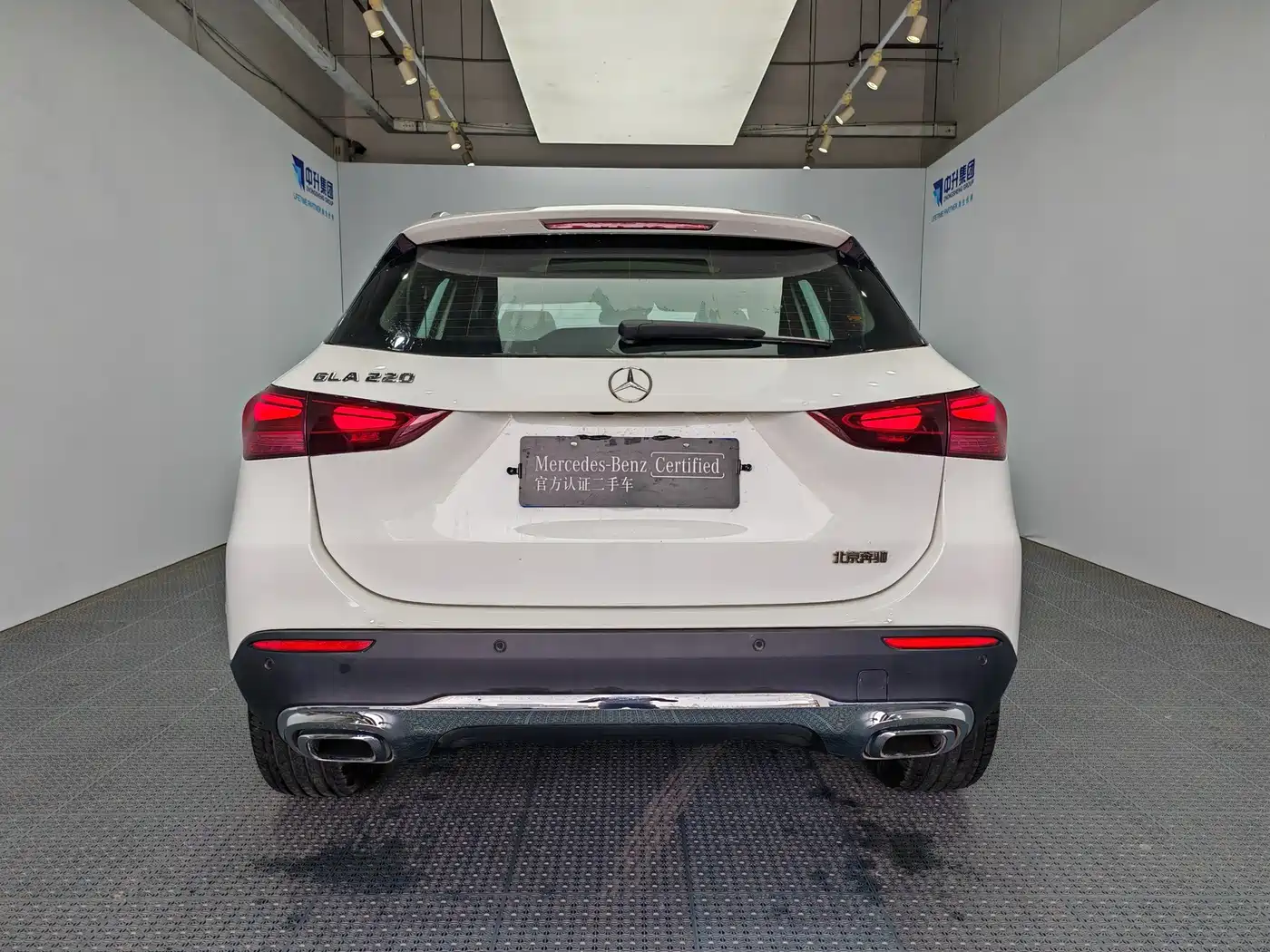 MERCEDES-BENZ GLA