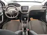 Photo 10 - Peugeot 2008