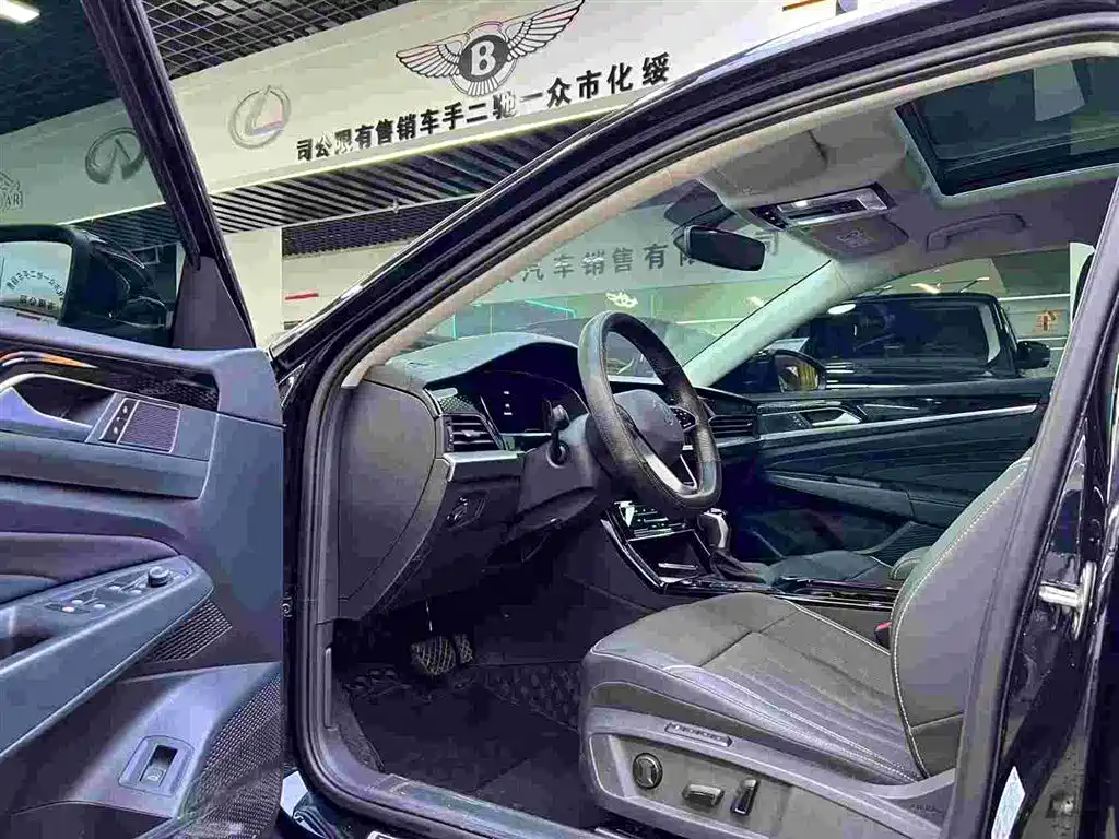 Volkswagen Passat 2024 330TSI Starlight Elite Edition фото 4