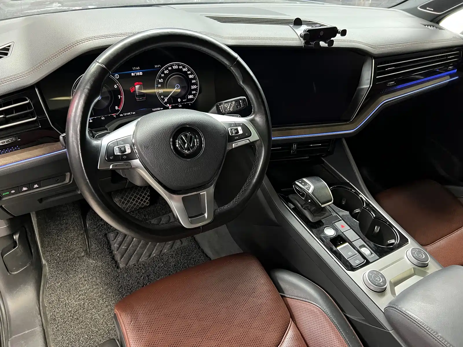 Фото 17 - Volkswagen Touareg